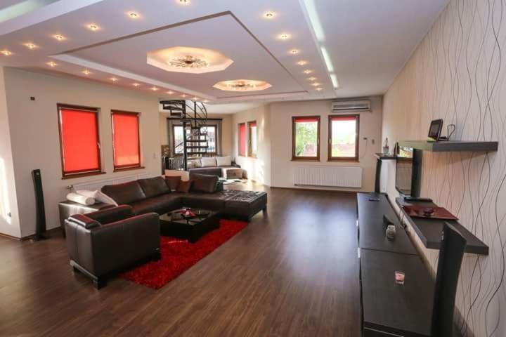 Malkoc Lux